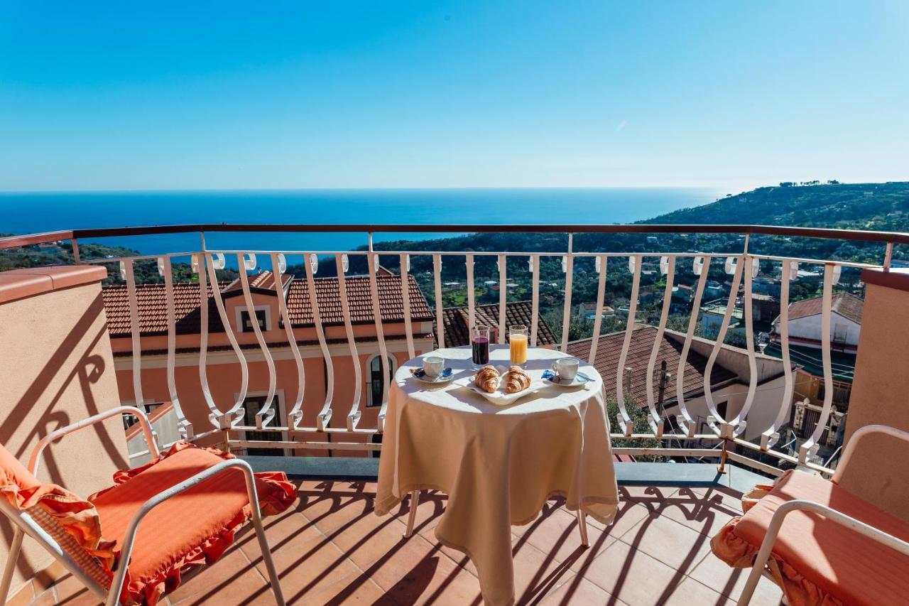 Hotel Montana SantʼAgata sui Due Golfi Exterior foto